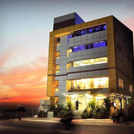Golden Gate Hotel Indore Exterior foto