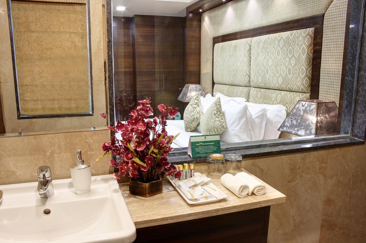 Golden Gate Hotel Indore Exterior foto