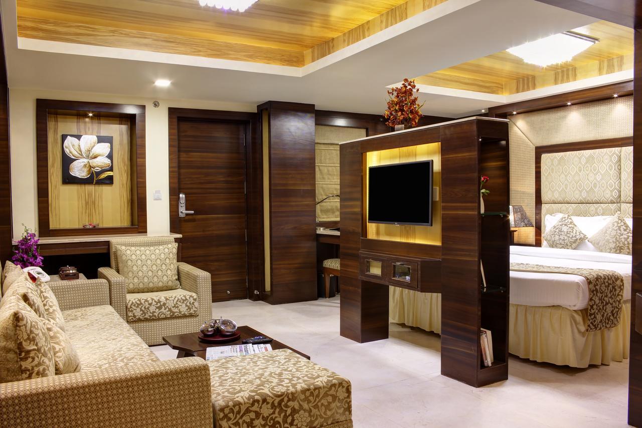 Golden Gate Hotel Indore Exterior foto