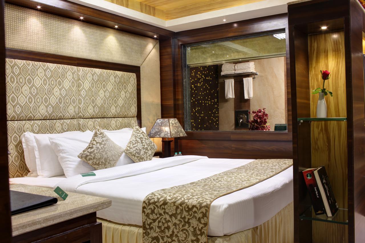 Golden Gate Hotel Indore Exterior foto