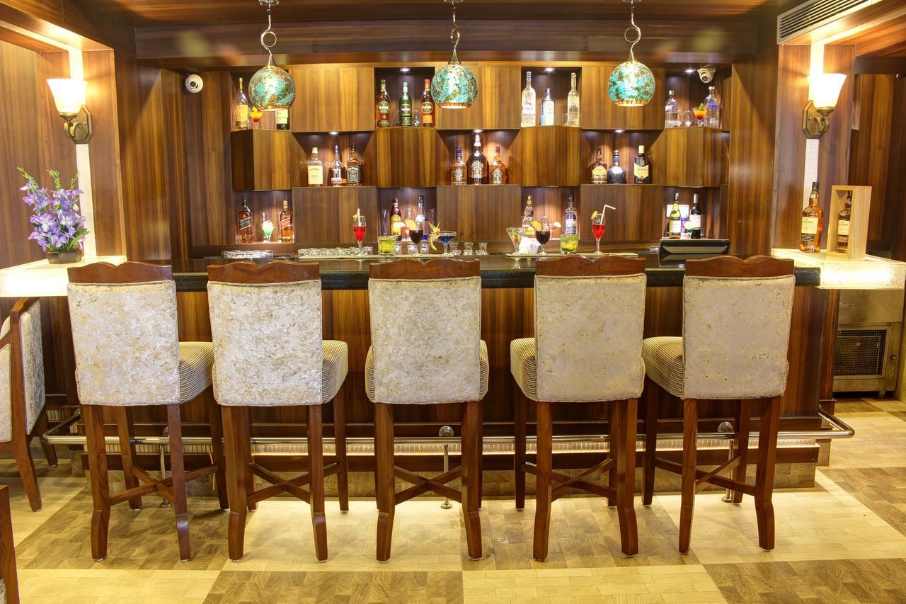 Golden Gate Hotel Indore Exterior foto