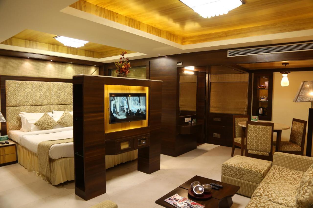 Golden Gate Hotel Indore Exterior foto